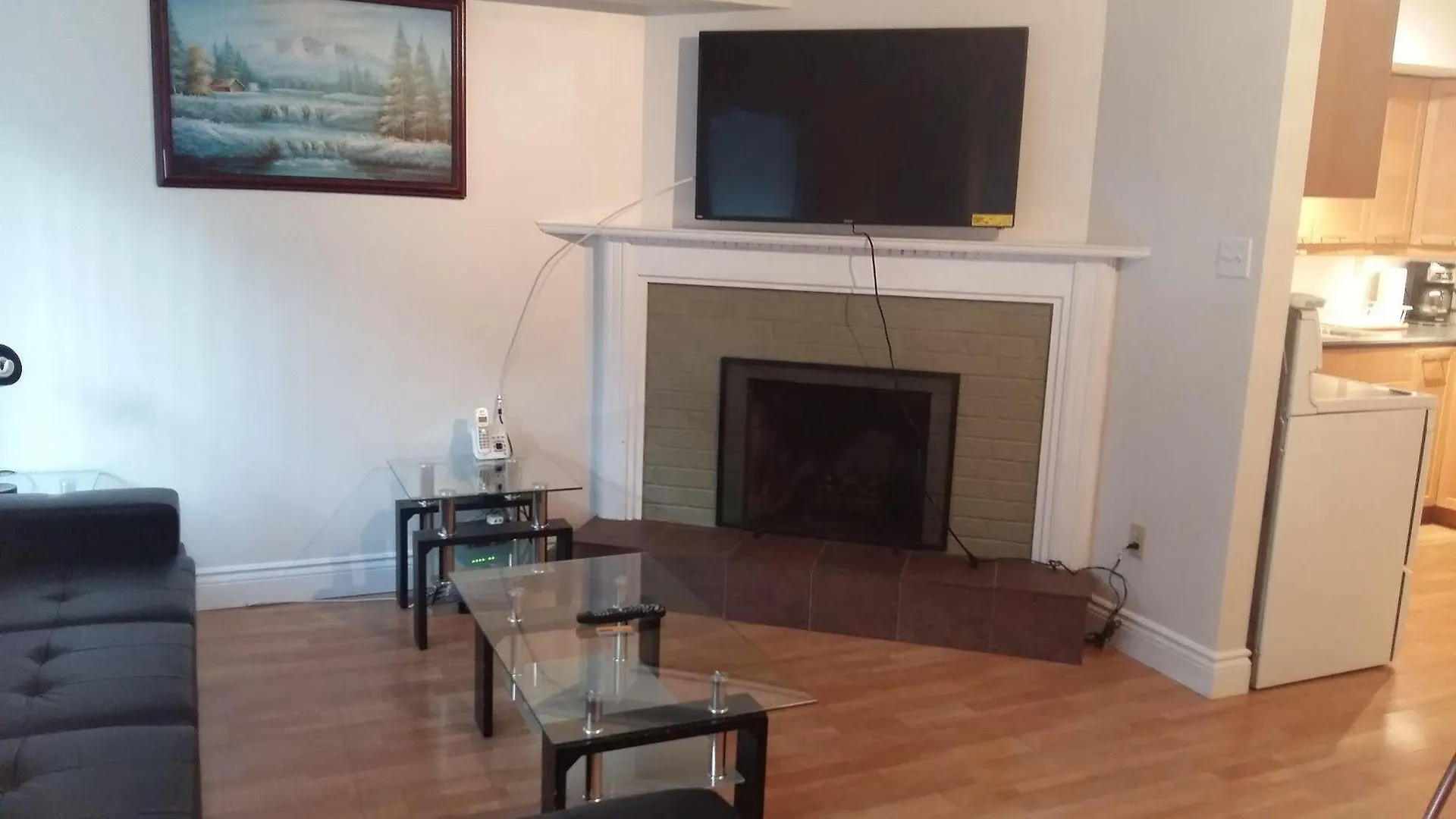 Toronto Furnished Living- Pembroke Apartment