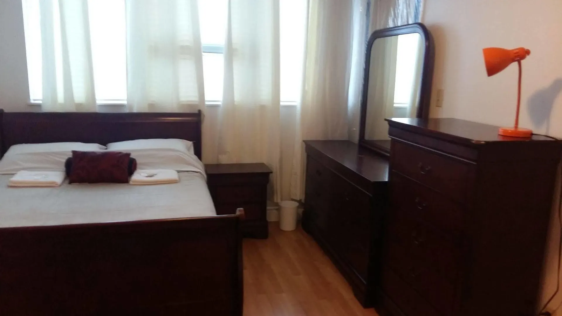 Toronto Furnished Living- Pembroke Apartment