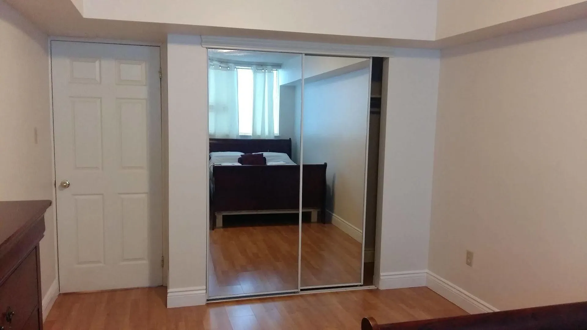 Toronto Furnished Living- Pembroke Apartment